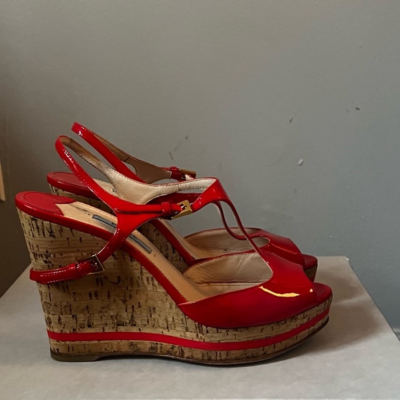 Wedge - Picture 2 of 3